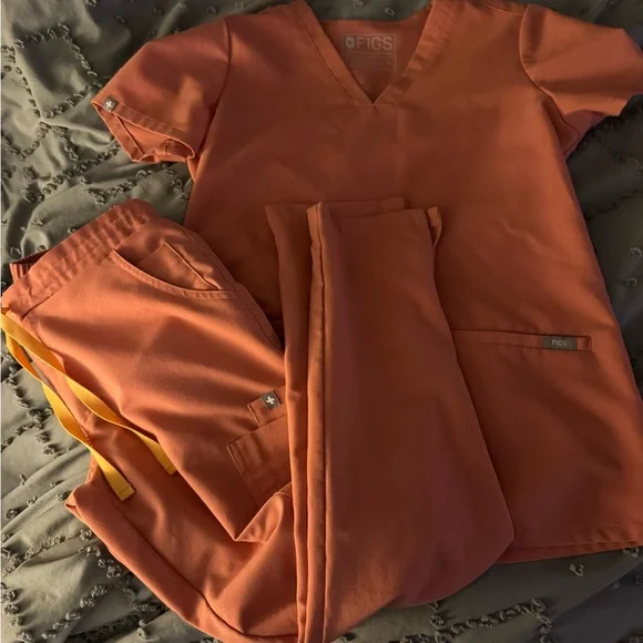 Figs Bright Orange Scrub Set - Picture 1 of 6